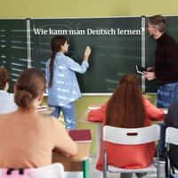 Wie kann man Deutsch lernen - junge Frau liest ein deutsches Buch